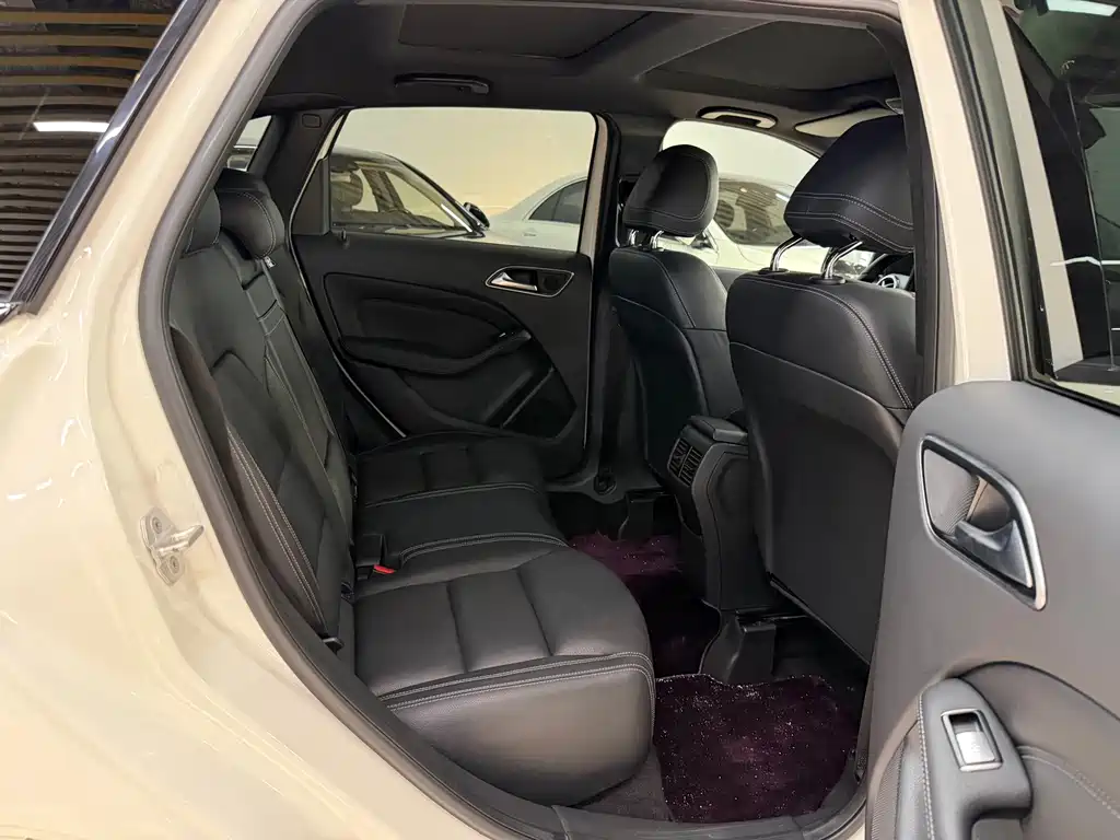Mercedes-Benz B-Class — миниатюра 15