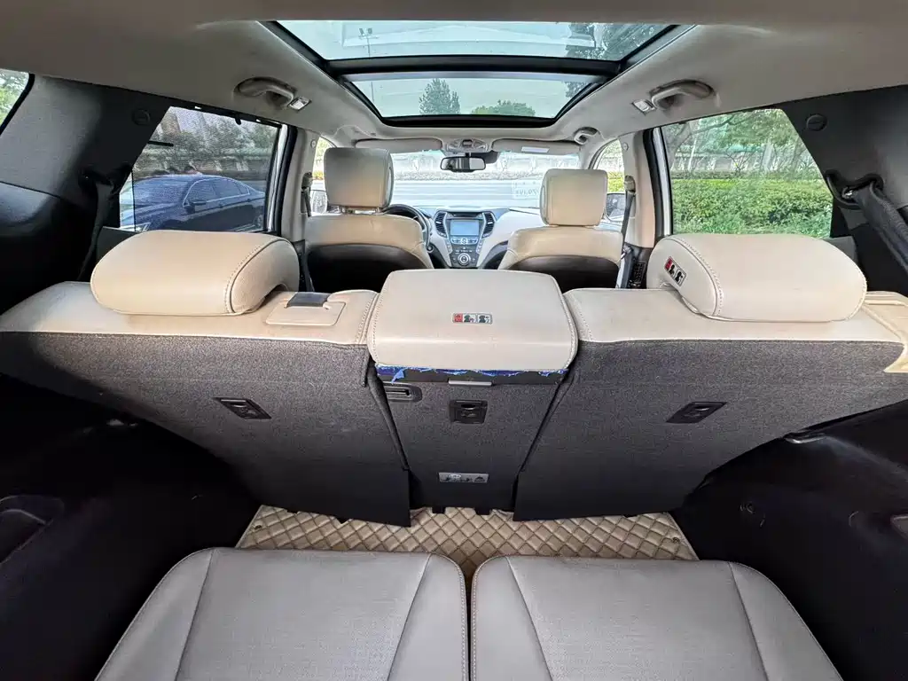 Hyundai Santa Fe 2013 3.0L Flagship 7 мест V