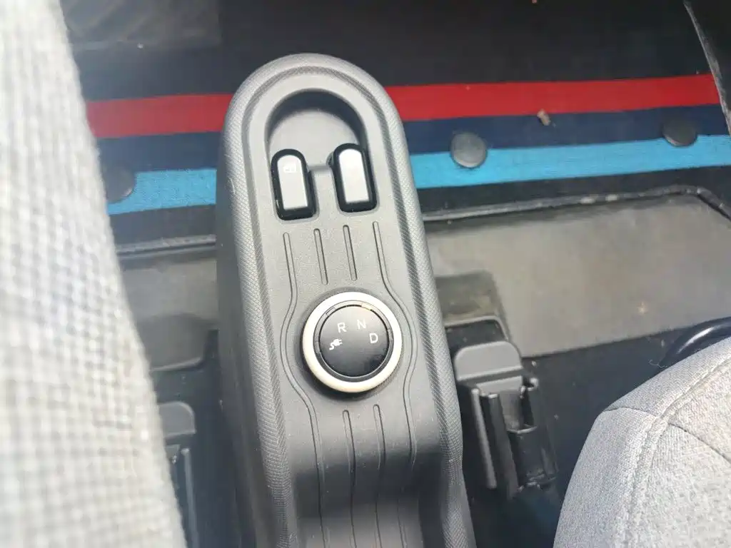 Wuling MINIEV — миниатюра 10