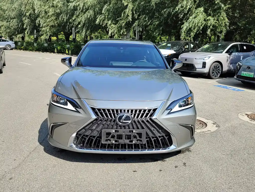 Lexus ES — миниатюра 2