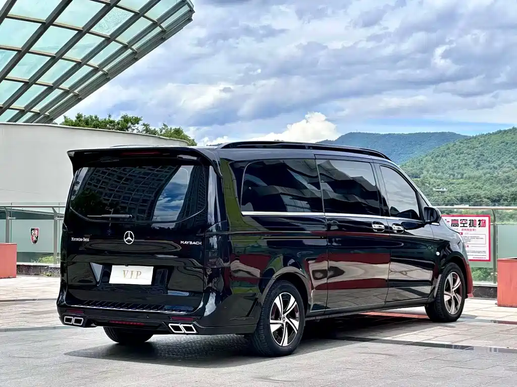 Mercedes-Benz Vito 2024 2.0T 7 мест