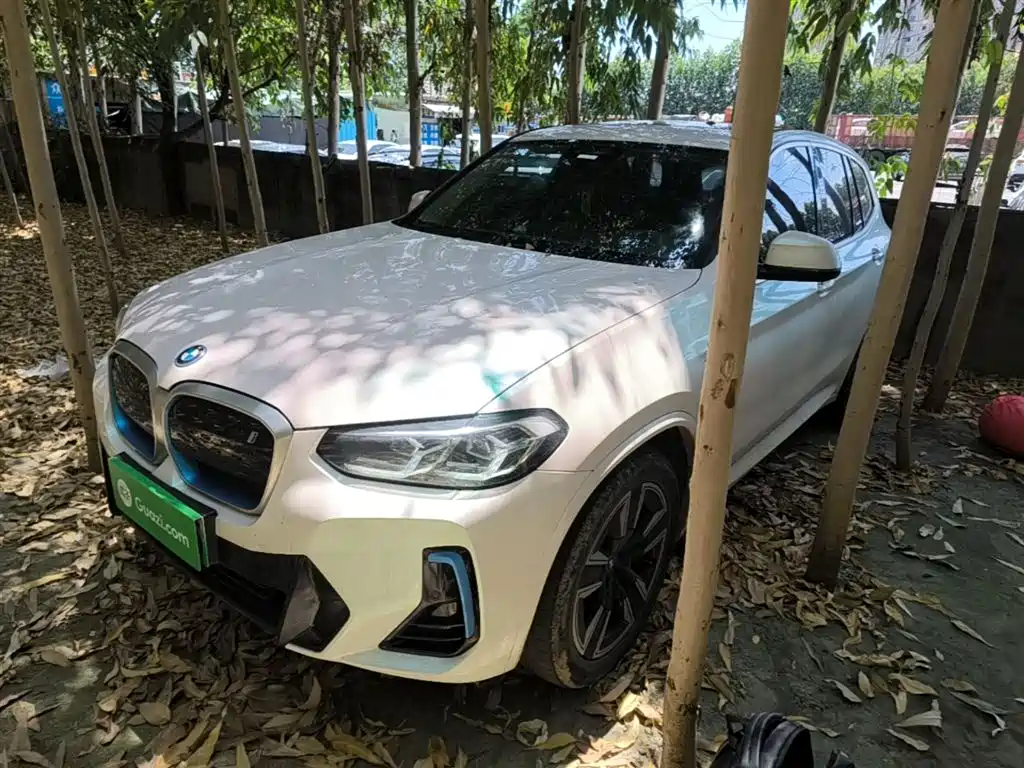 BMW iX3 2022
