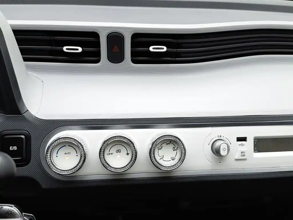 Wuling MINIEV — миниатюра 12