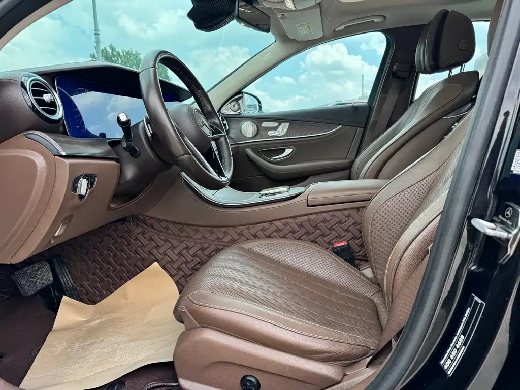 Mercedes-Benz E-Class — миниатюра 7