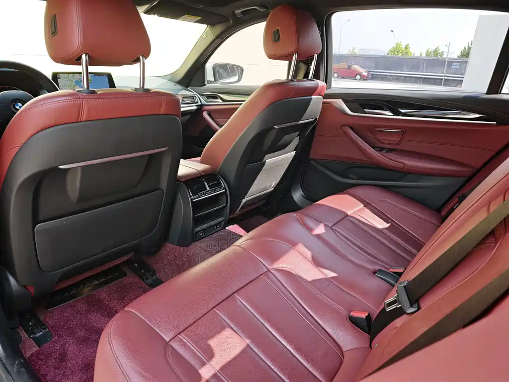 BMW 5 Series — миниатюра 10