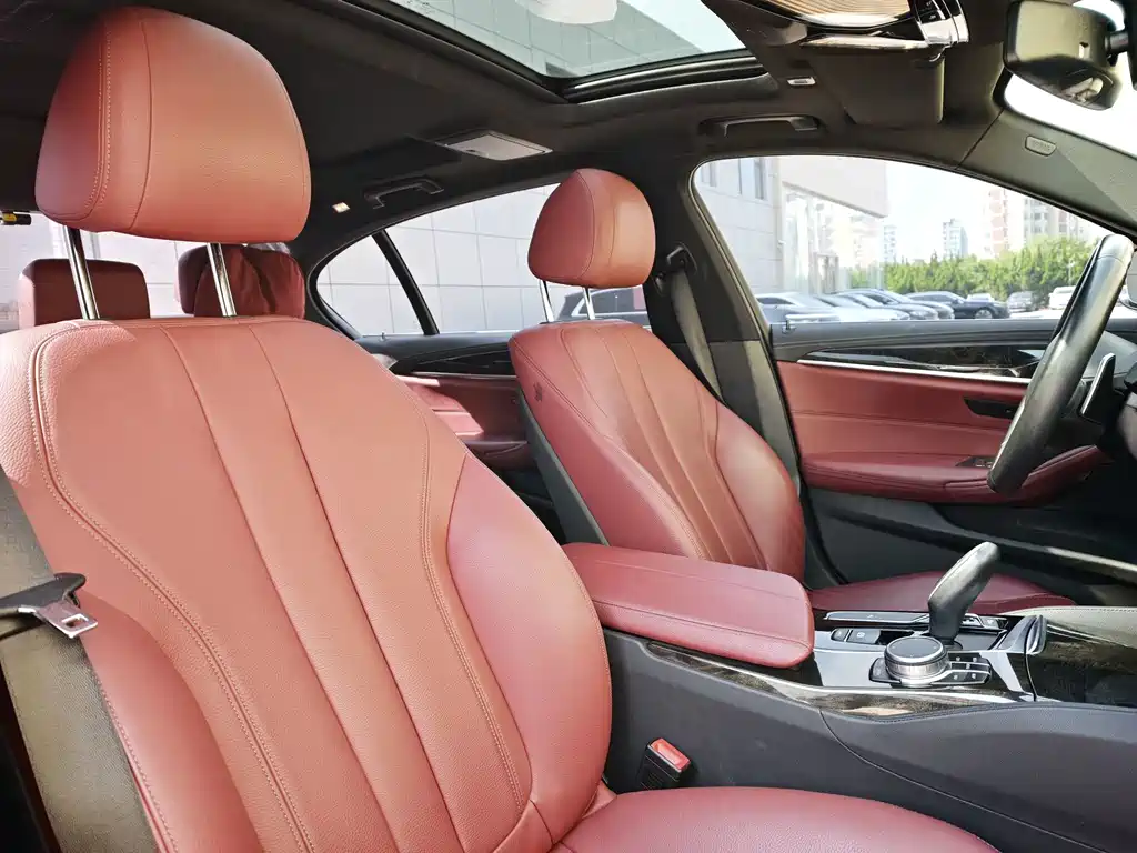 BMW 5 Series — миниатюра 14