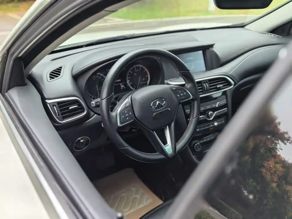 Infiniti QX30 — миниатюра 4