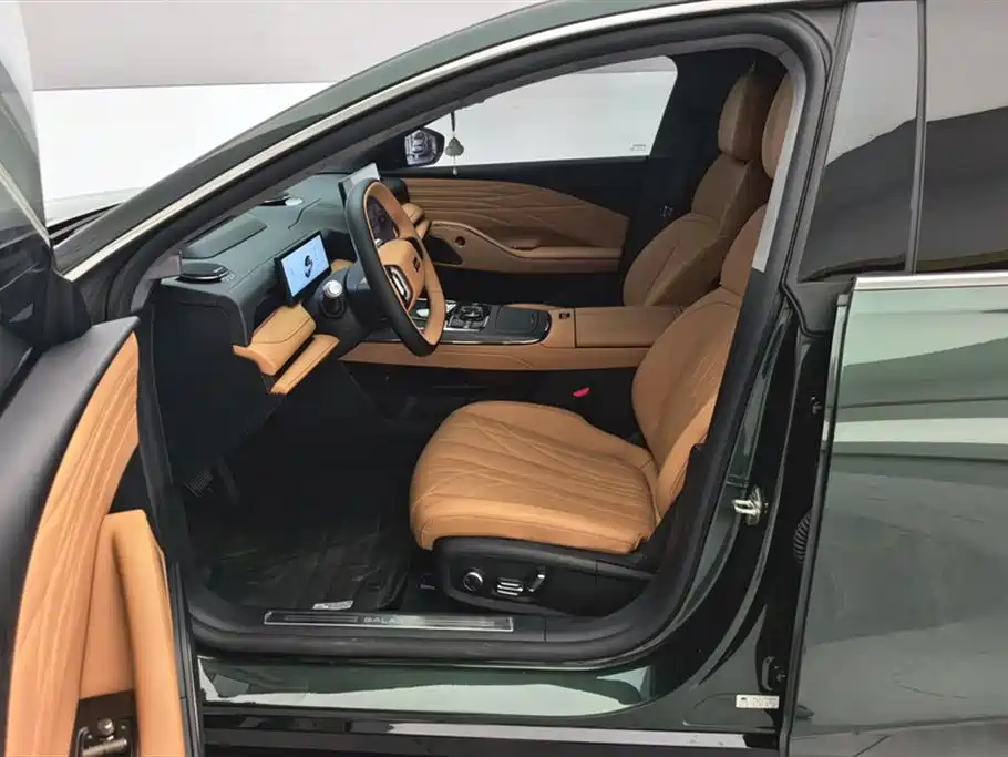 Geely Galaxy Galaxy 8 8 2025 130km EM-i Flagship