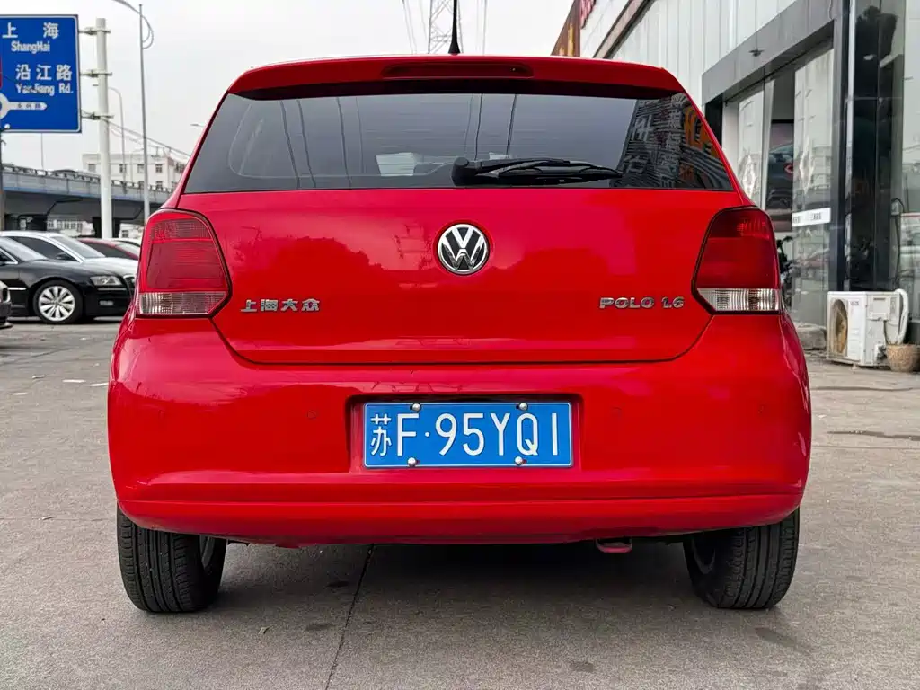 Volkswagen Polo 2011 1.6L AT
