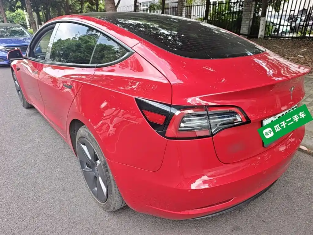 Tesla Model 3 — миниатюра 5