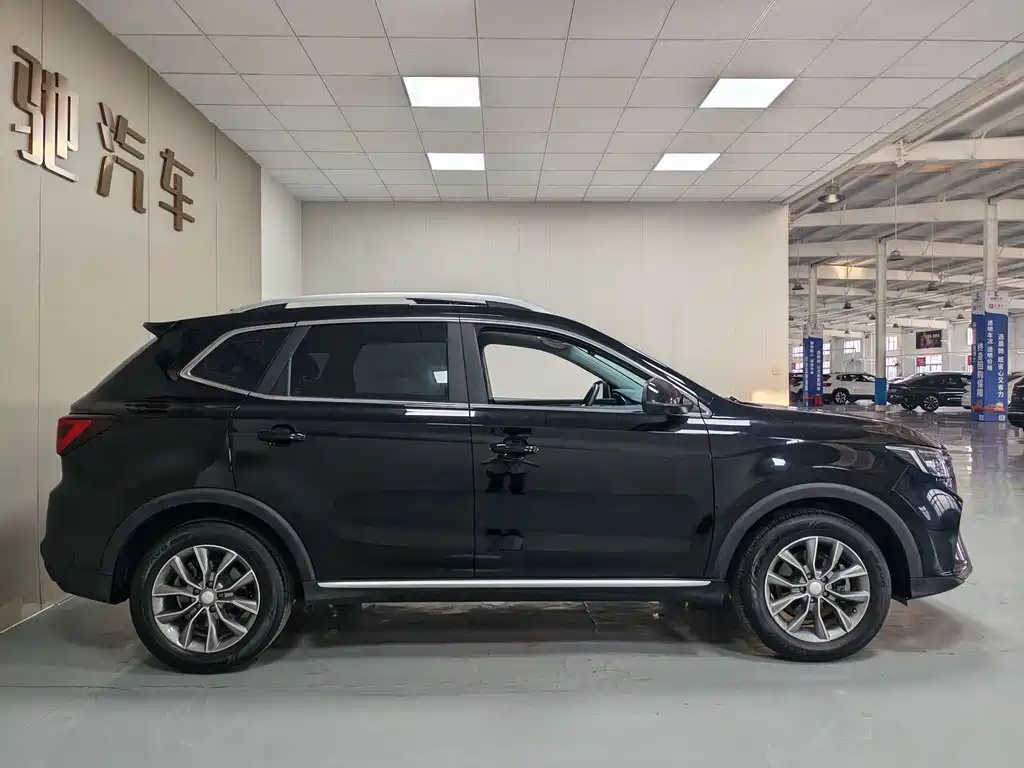 Roewe RX5 — миниатюра 7