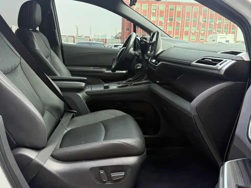 Toyota Sienna — миниатюра 19