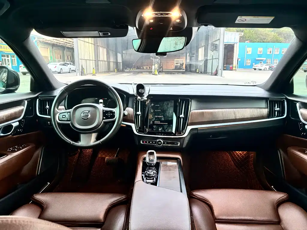 Volvo S90 — миниатюра 15