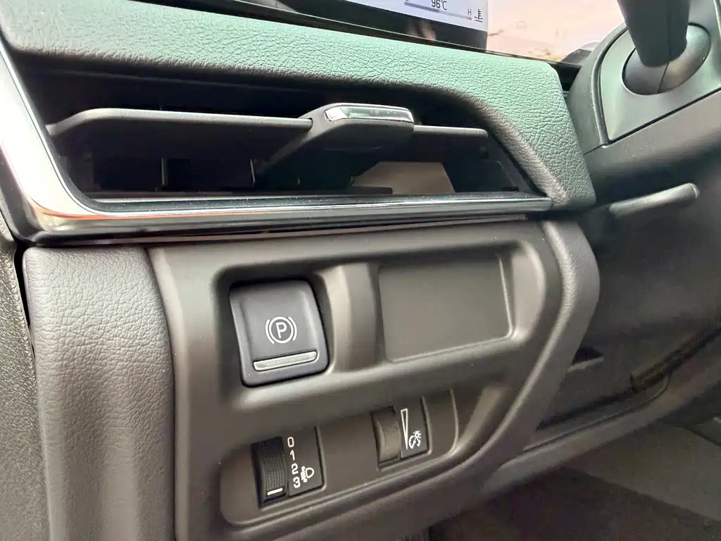 Cadillac CT5 — миниатюра 24