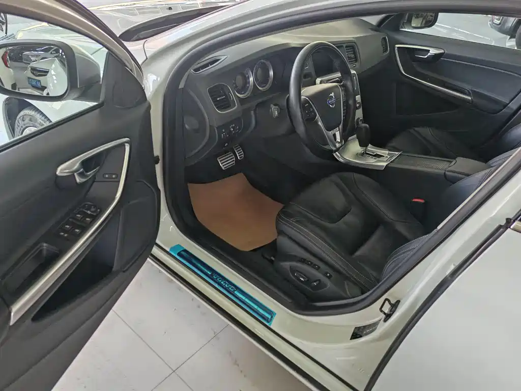 Volvo V60 2012 T6 AWD Sport