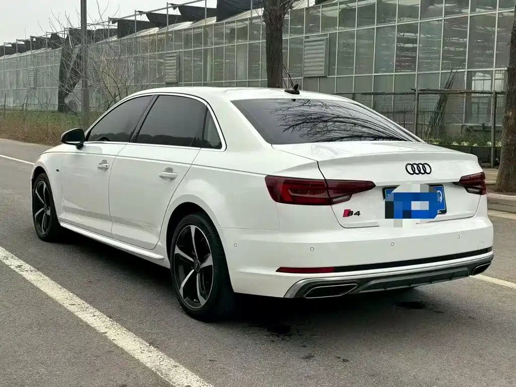 Audi A4L 2019 40 TFSI VI
