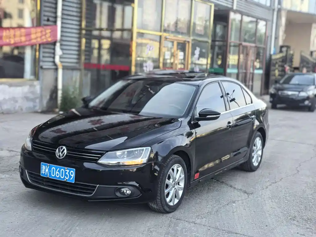 Volkswagen Sagitar 2013