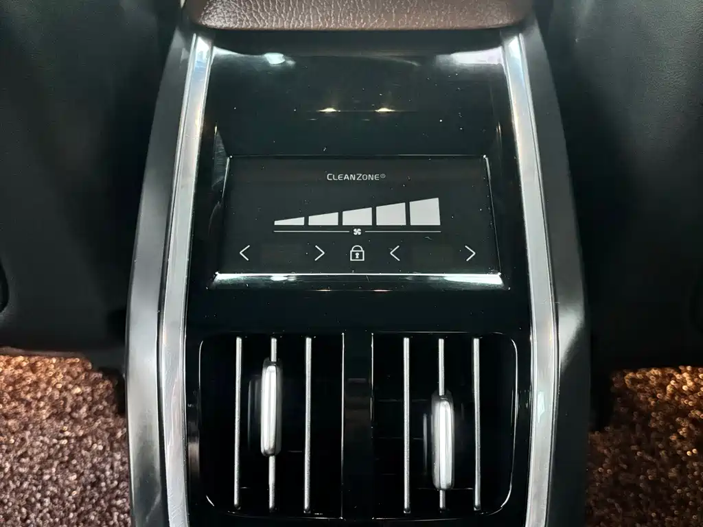 Volvo S90 — миниатюра 11