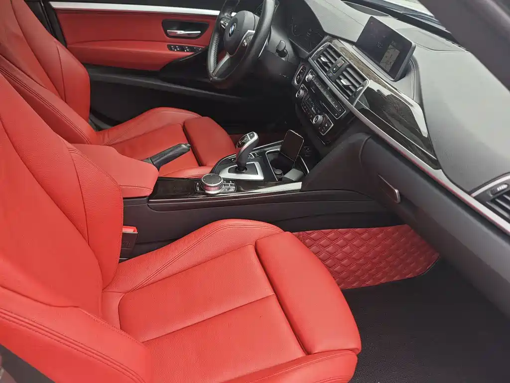BMW 3 Series GT 3 GT 2019 330i xDrive M Sport