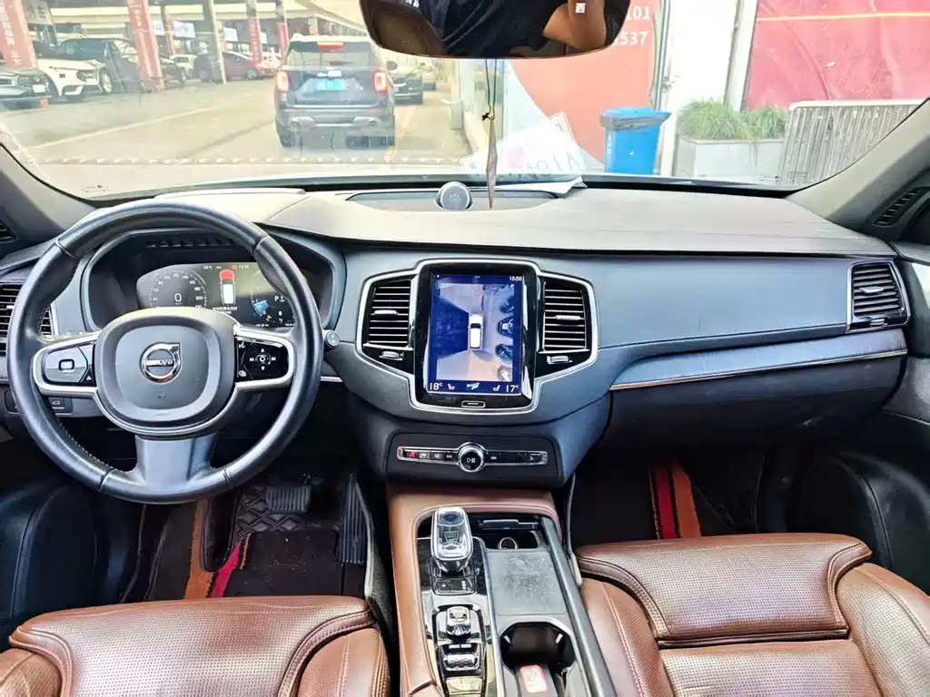 Volvo XC90 — миниатюра 8