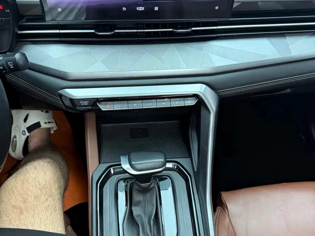 Geely Vision X6 - фото 9