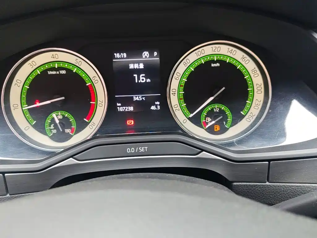 Skoda Superb — миниатюра 12