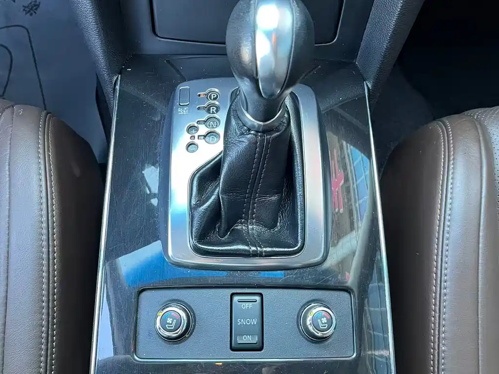 Infiniti FX — миниатюра 12