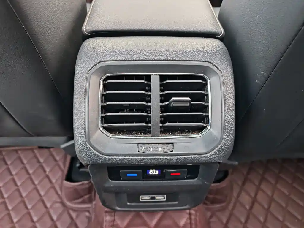 Volkswagen Tiguan L — миниатюра 14