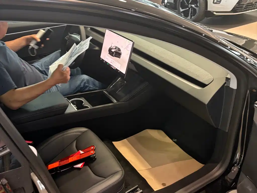 Tesla Model 3 — фотографии объявления, Фото 11