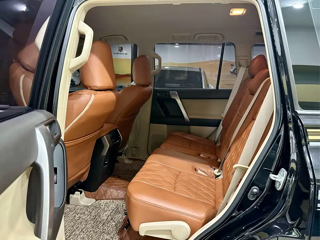 Toyota Land Cruiser Prado 2010 2.7L AT Standard