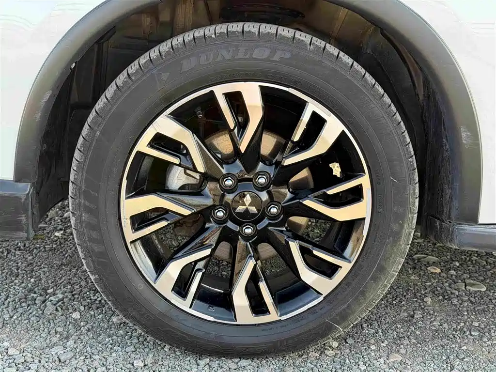 Mitsubishi Outlander — миниатюра 14