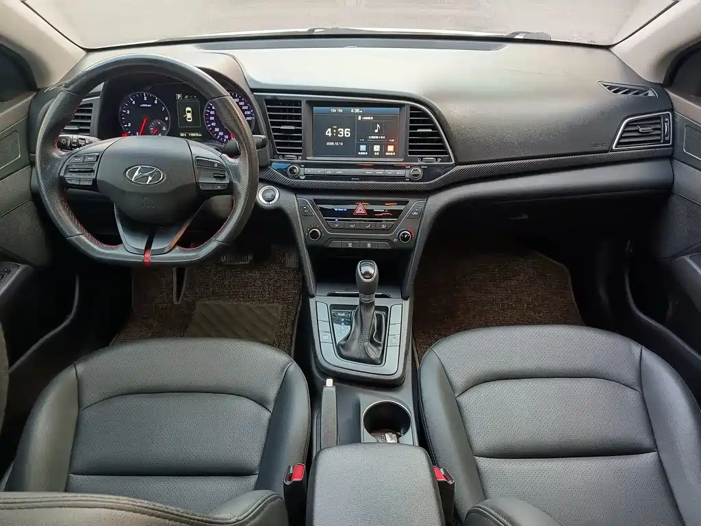 Hyundai Elantra — миниатюра 10