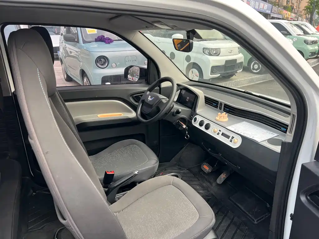Wuling MINIEV — миниатюра 10