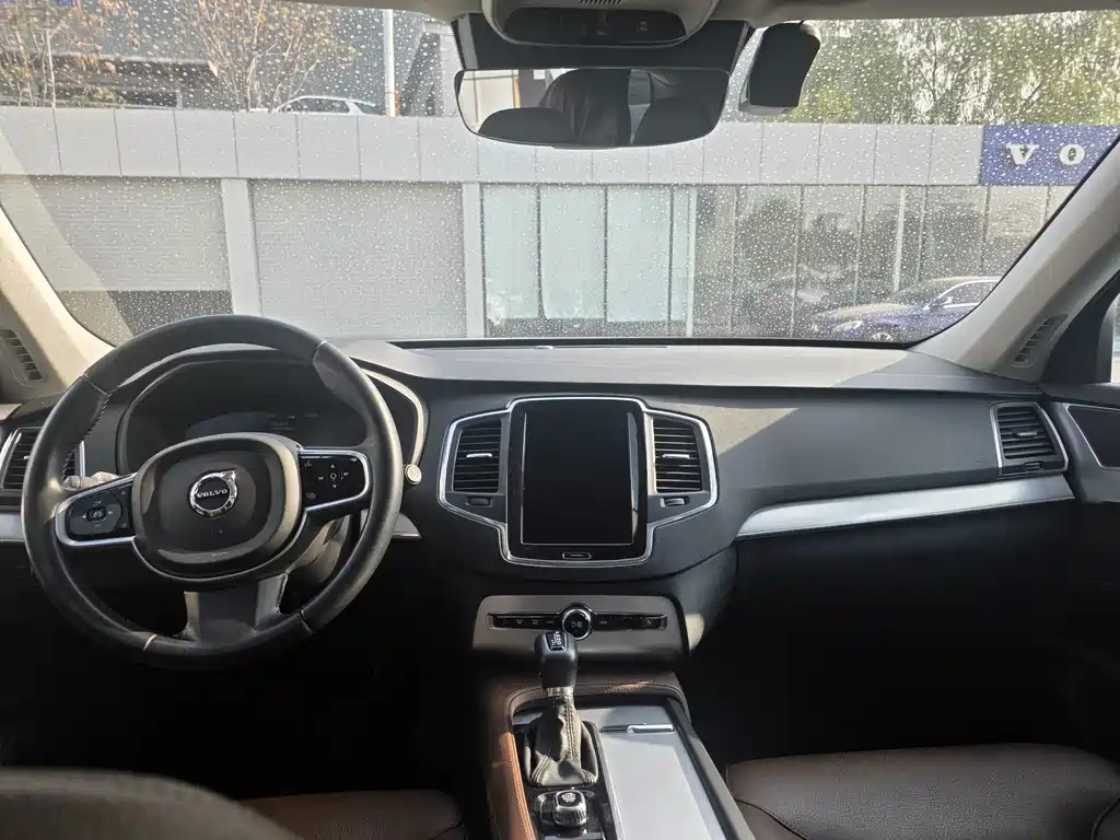 Volvo XC90 — миниатюра 7
