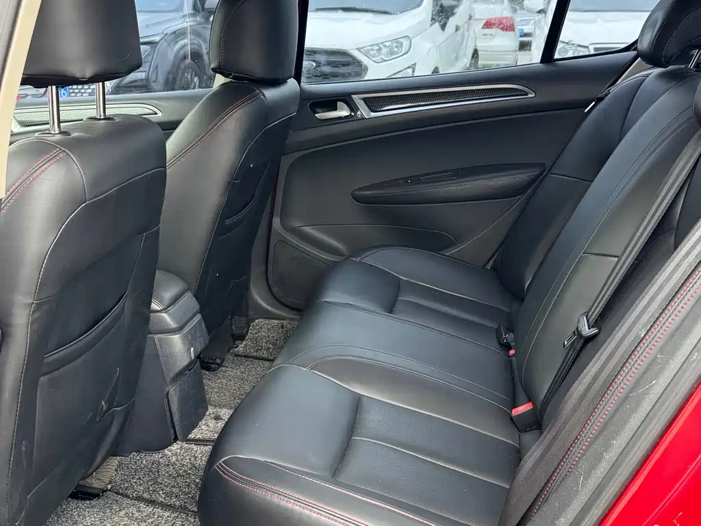 Peugeot 308 — миниатюра 8