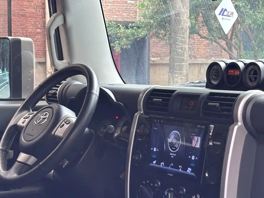 Toyota FJ Cruiser FJ 2018 4.0L AT