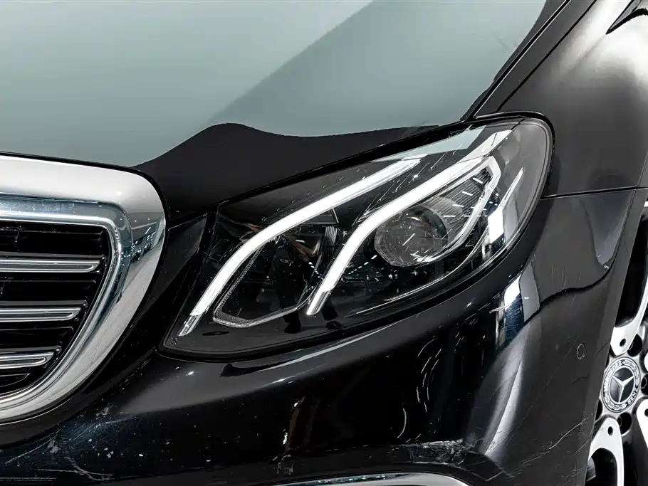 Mercedes-Benz E-Class — миниатюра 4