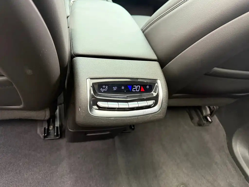 Cadillac XT6 — миниатюра 32
