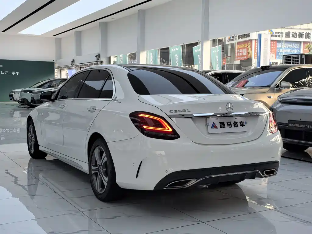 Mercedes-Benz C-Class — миниатюра 13