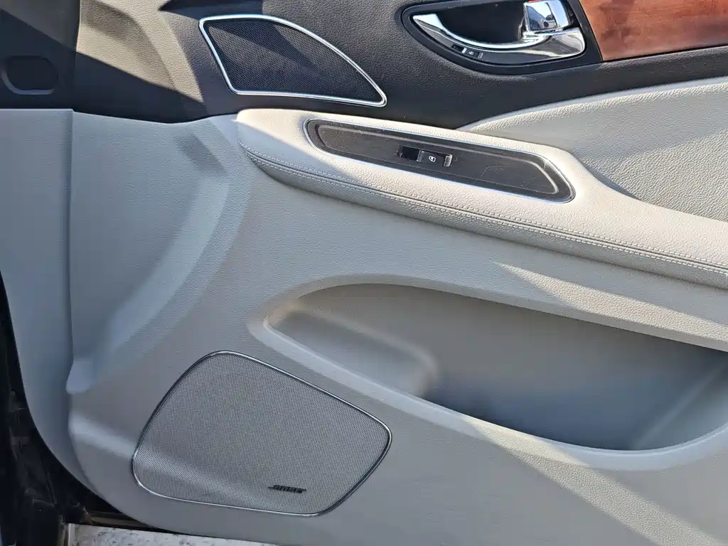Hongqi Hongqi H7 — миниатюра 21