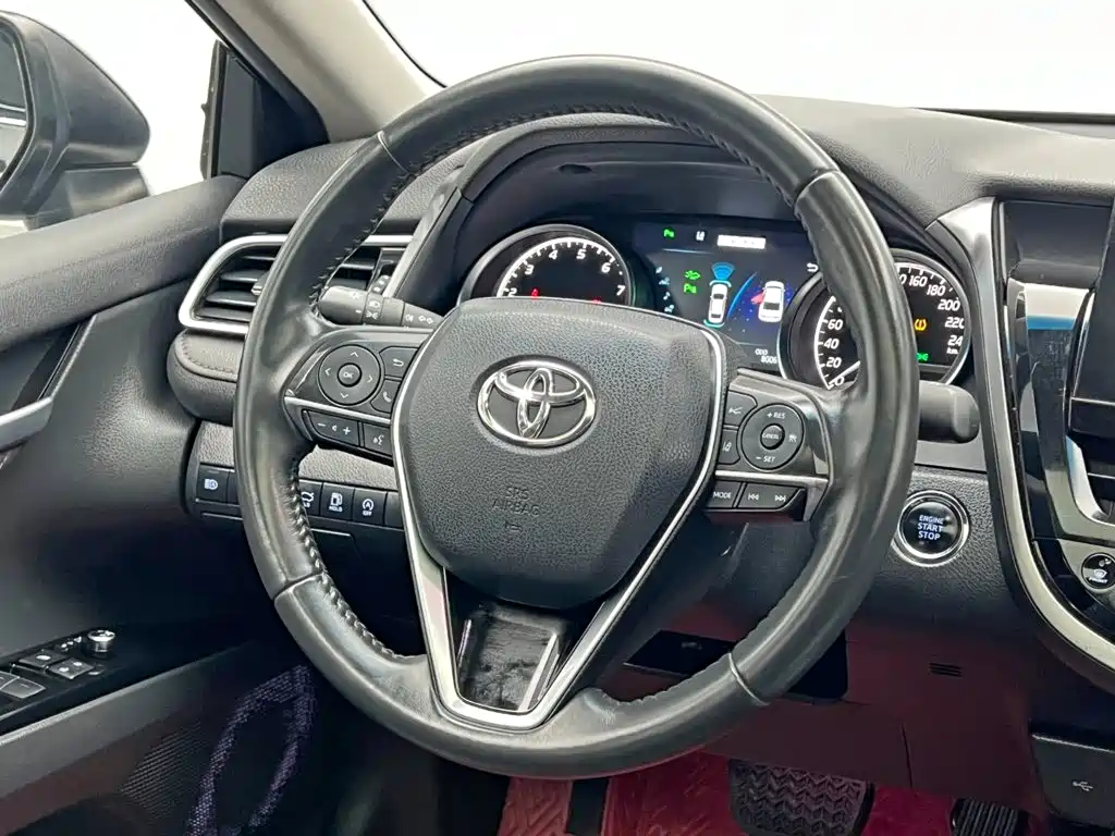 Toyota Camry — миниатюра 18