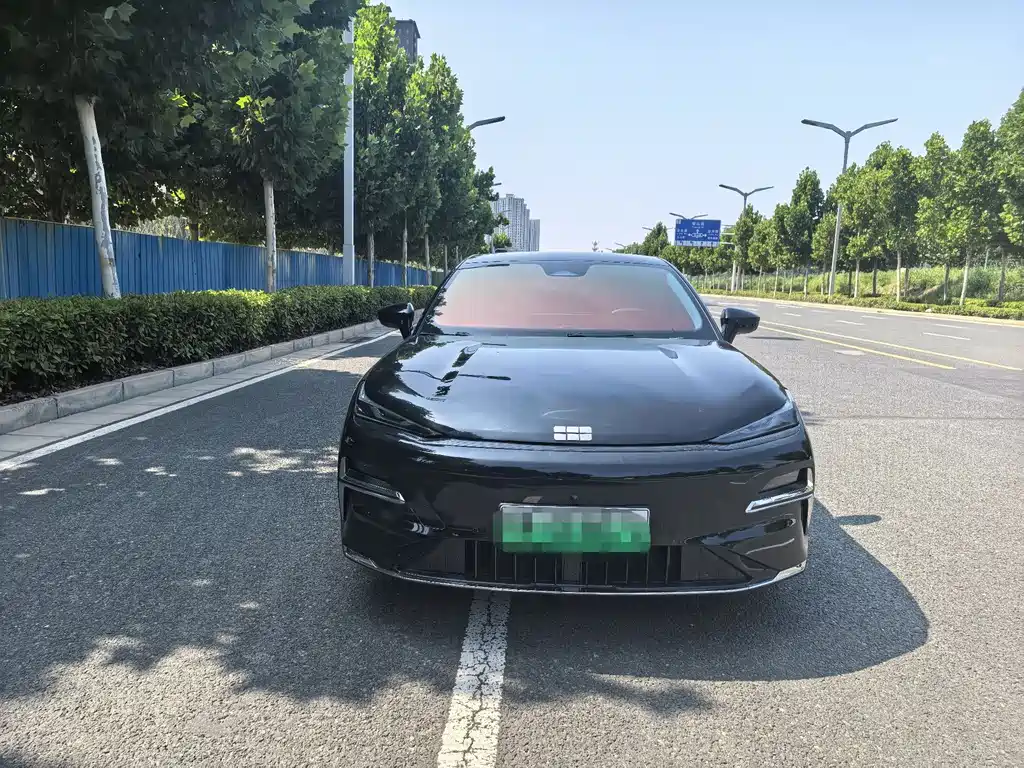 Geely Galaxy Galaxy 8 8 2025 130km EM-i Luxury