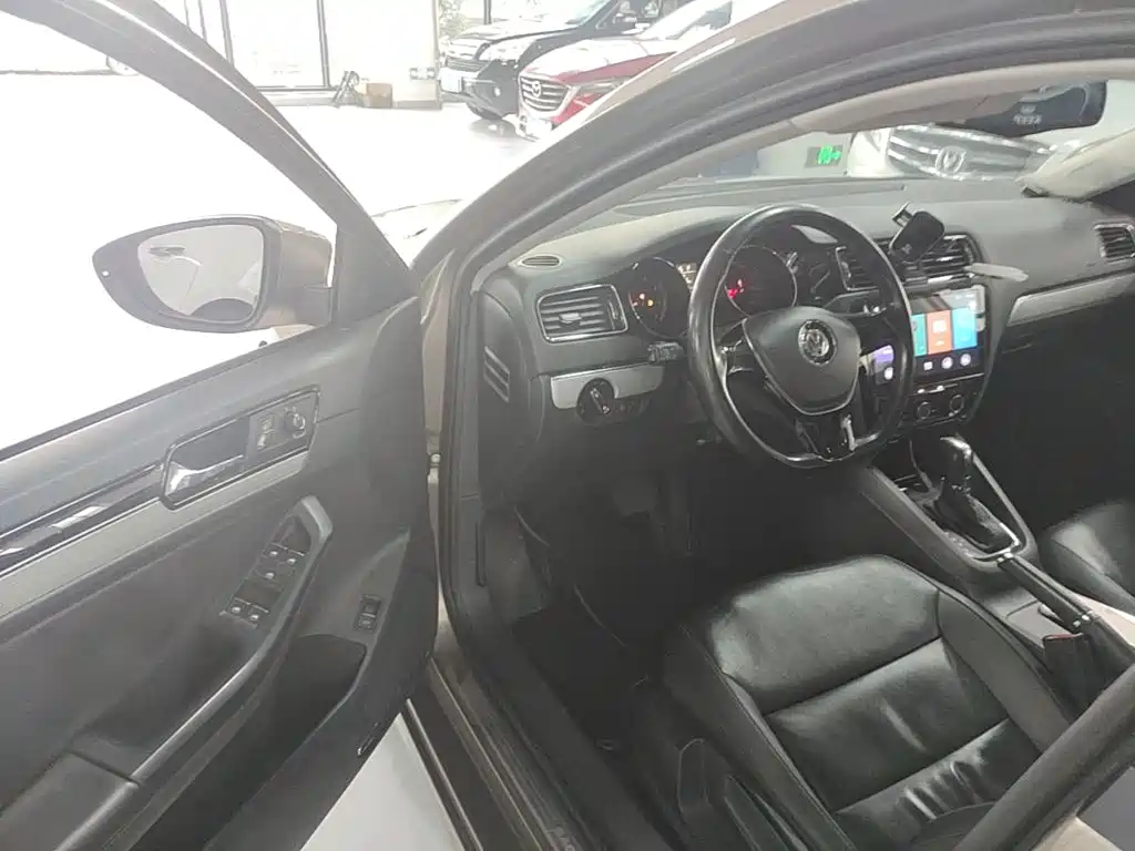 Volkswagen Sagitar — миниатюра 16