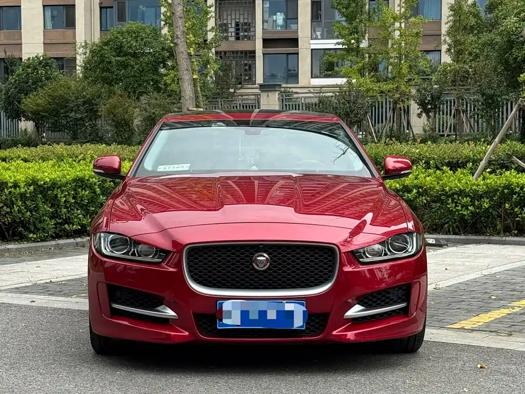 Jaguar XE — миниатюра 2