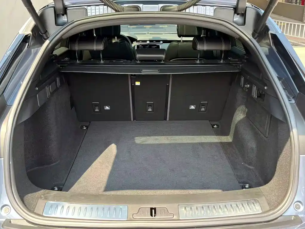 Land Rover Velar — миниатюра 8