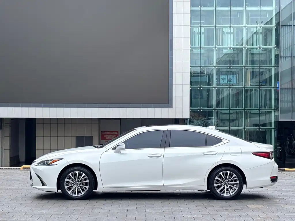 Lexus ES — фотографии объявления, Фото 12