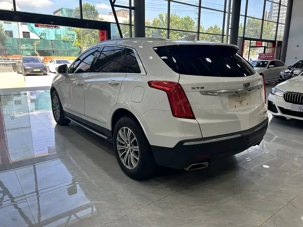 Cadillac XT5 — миниатюра 6