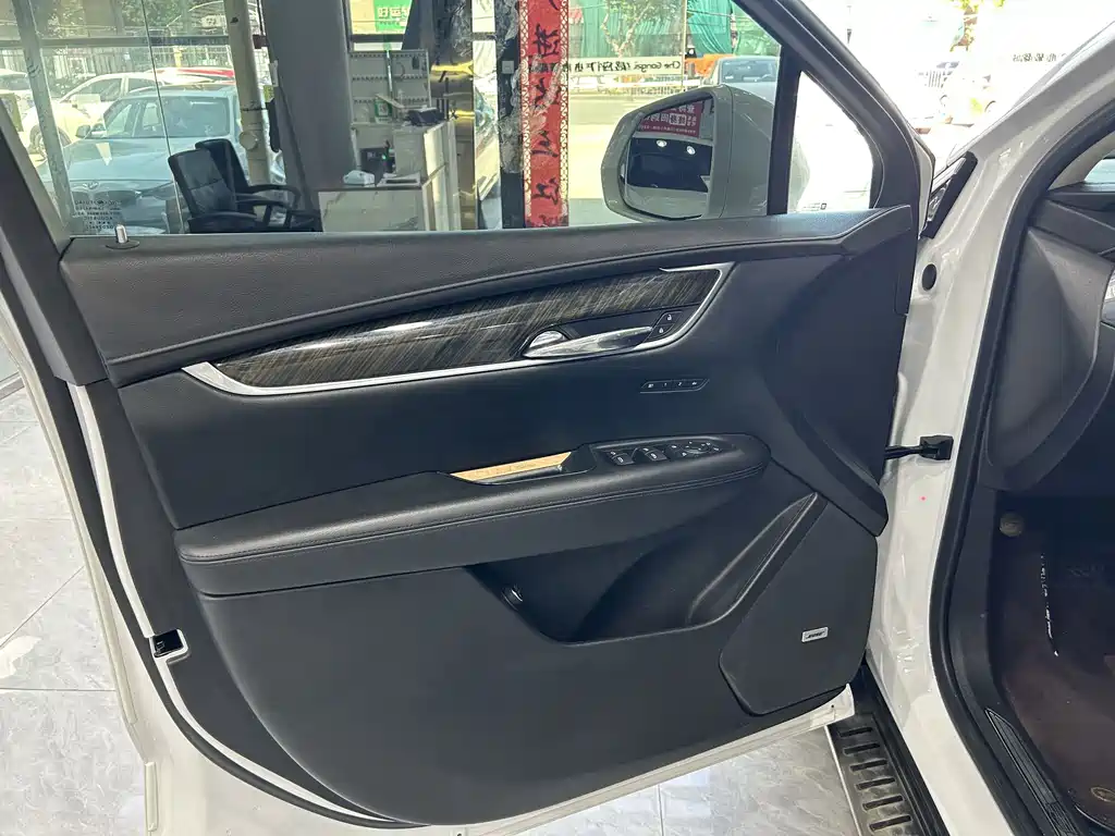 Cadillac XT5 — миниатюра 10