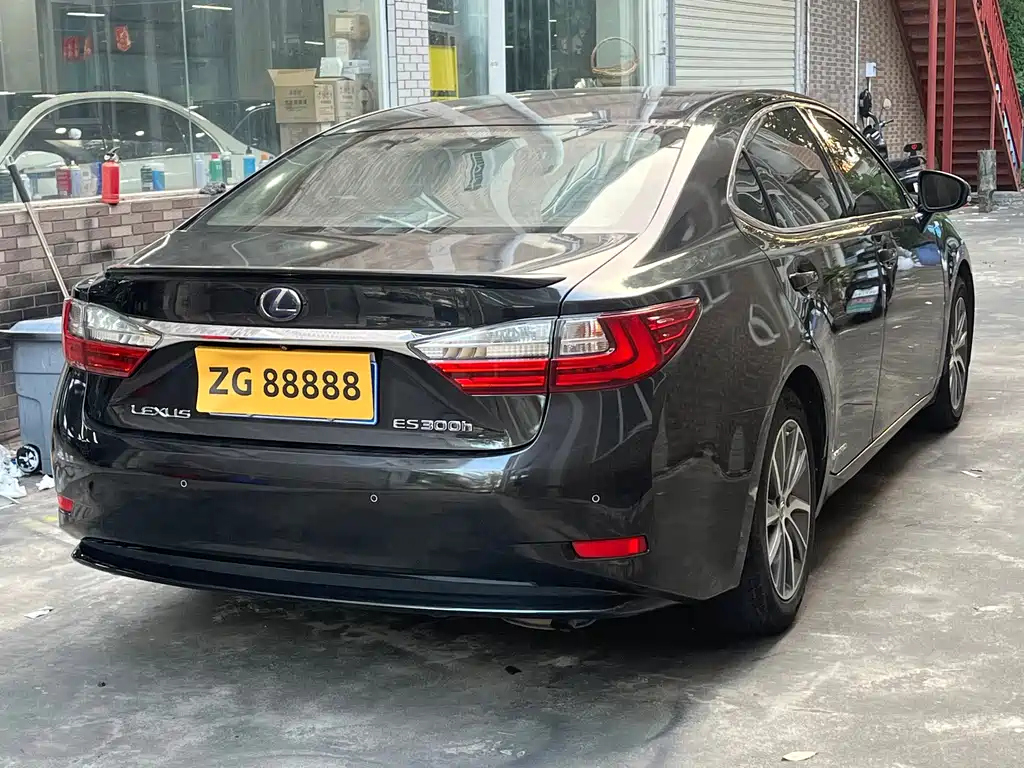 Lexus ES — миниатюра 4