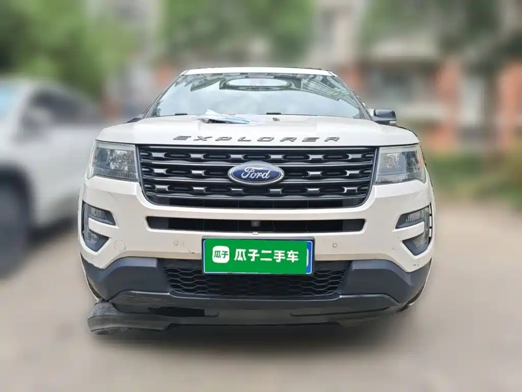 Ford Explorer (Import) — миниатюра 3